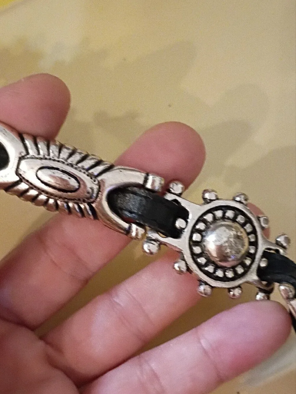 Black Leather Western-Style Women's Belt with Silver Accents